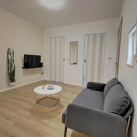 Jean 1a Brussels-charleroi-airport *